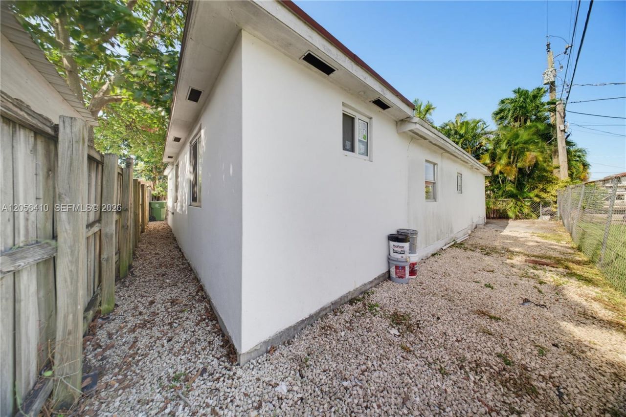 76 W 14 St , Hialeah, FL 33010 Photo