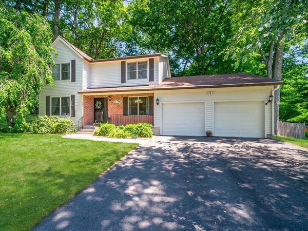 7 Bunker Cir, East Longmeadow, MA 01108