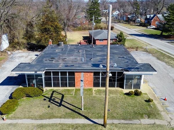 7621 State Street, East St Louis, IL 62203