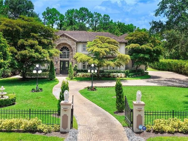 9250 The LN, NAPLES, FL 34109