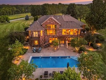 4808 137th Street, Smithville, MO 64089