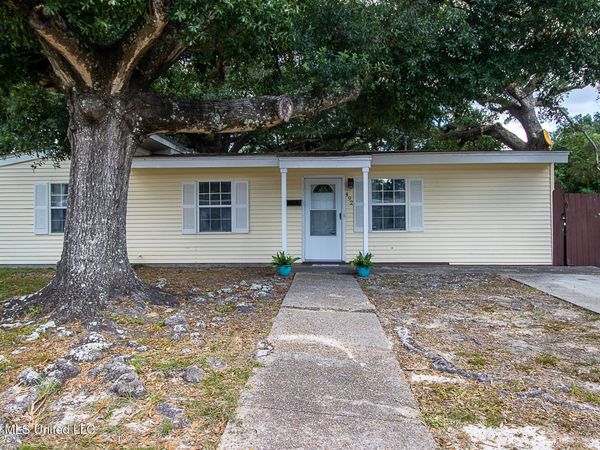 492 Central Avenue, Gulfport, MS 39507