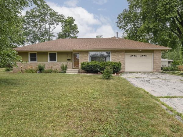 933 Parkview LANE, Mukwonago, WI 53149