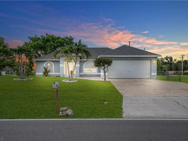 2321 Kismet PKWY E, CAPE CORAL, FL 33909