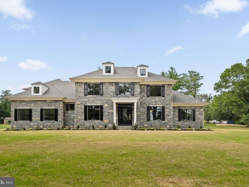 725 W Curry Drive, Blue Bell, PA 19422 Main Photo