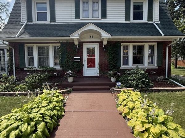 186 N Du Bois Avenue , Elgin, IL 60123