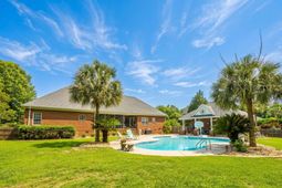 332 Kelsey Glen Drive photo 4
