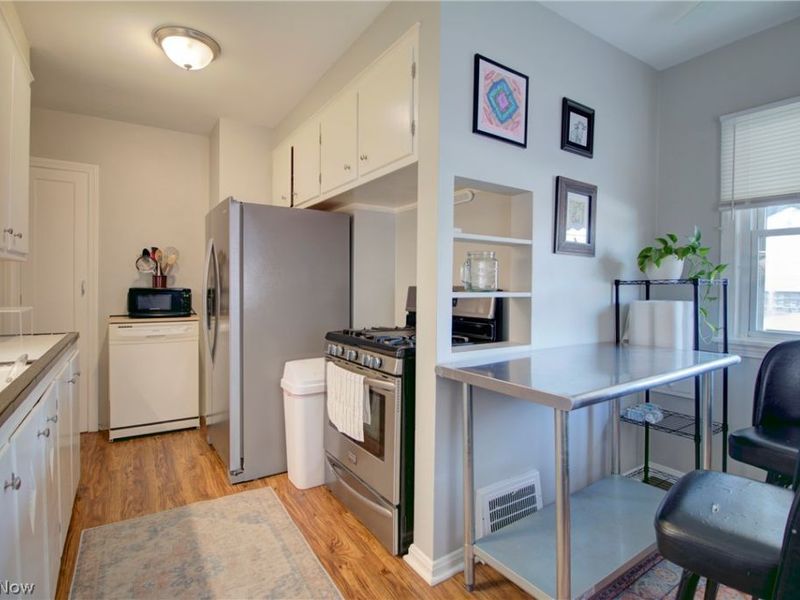 3301 Warren Road, Cleveland, OH 44111 Photo 10
