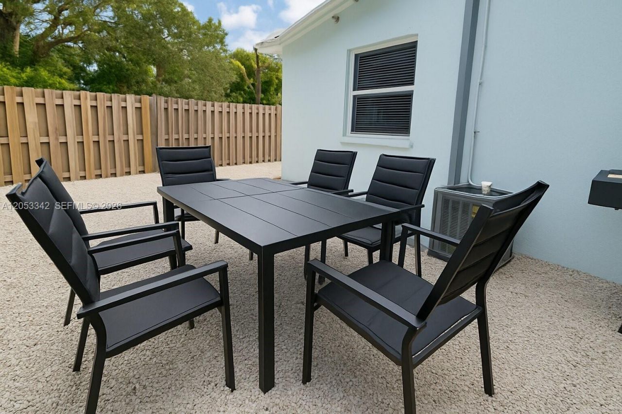 605 SW 14th Ter , Fort Lauderdale, FL 33312 Photo