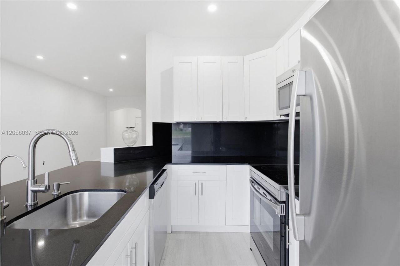 10863 NW 83rd , Unit 2, Doral, FL 33178 Photo