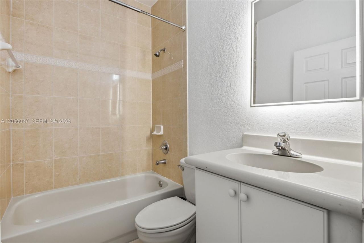 10863 NW 83rd , Unit 2, Doral, FL 33178 Photo