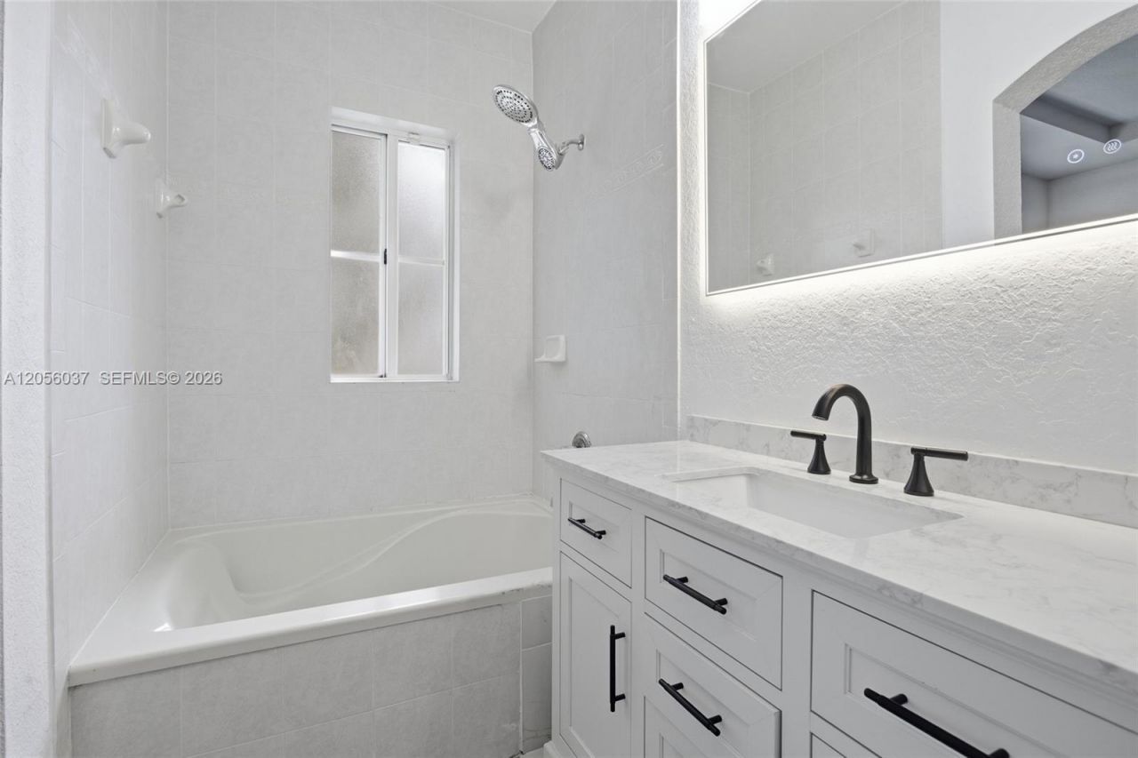 10863 NW 83rd , Unit 2, Doral, FL 33178 Photo