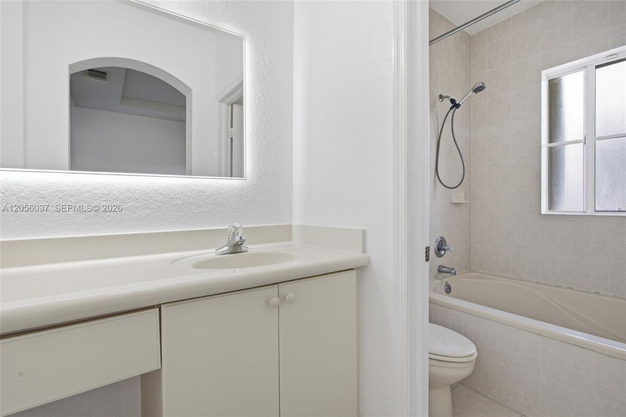10863 NW 83rd , Unit 2, Doral, FL 33178 Photo