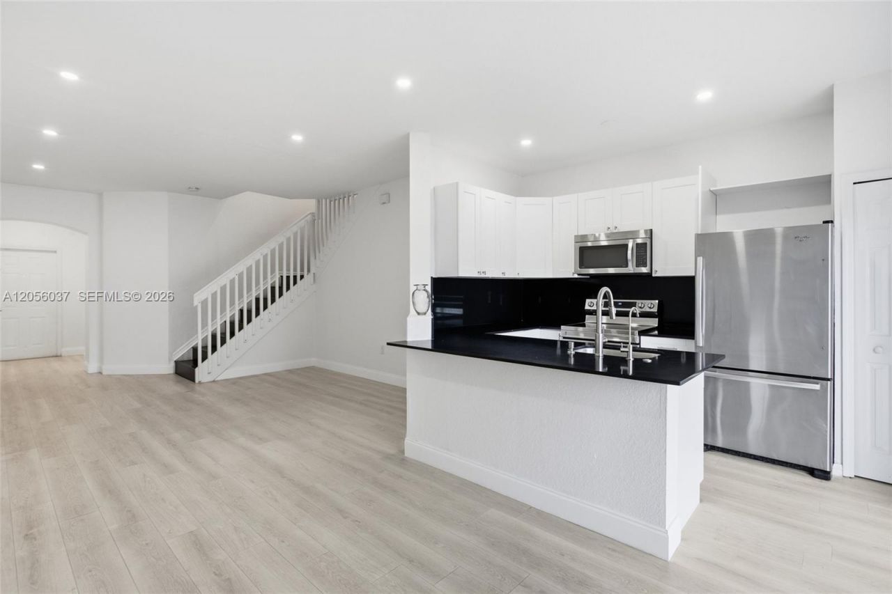 10863 NW 83rd , Unit 2, Doral, FL 33178 Photo