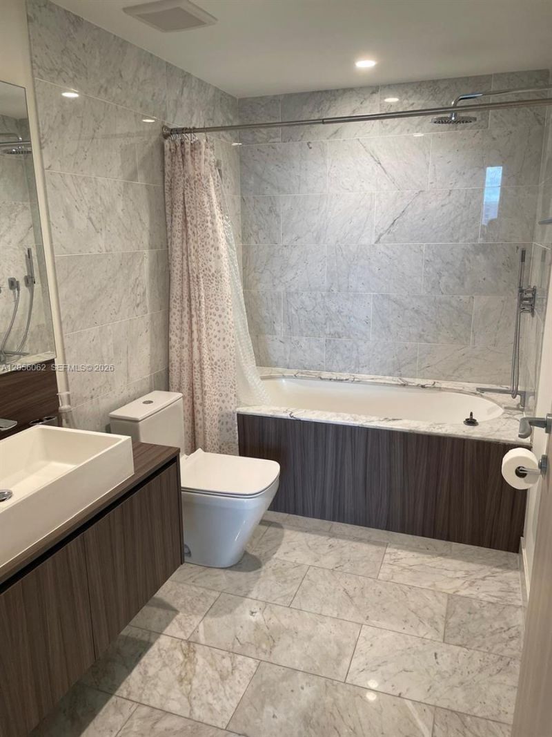1000 Brickell Plaza , Unit 2404, Miami, FL 33131 Photo