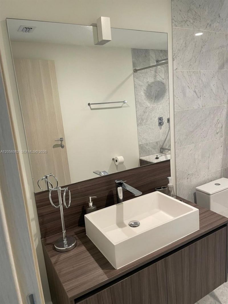 1000 Brickell Plaza , Unit 2404, Miami, FL 33131 Photo