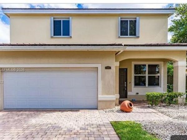 657 SE 31st Ave , Homestead, FL 33033