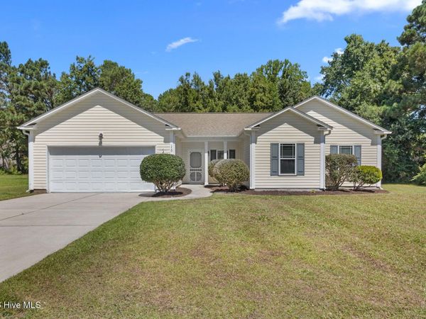 110 S Stone Drive , Sneads Ferry, NC 28460