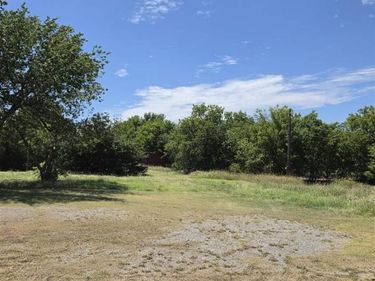 9086 OK-19, Apache, OK 73006