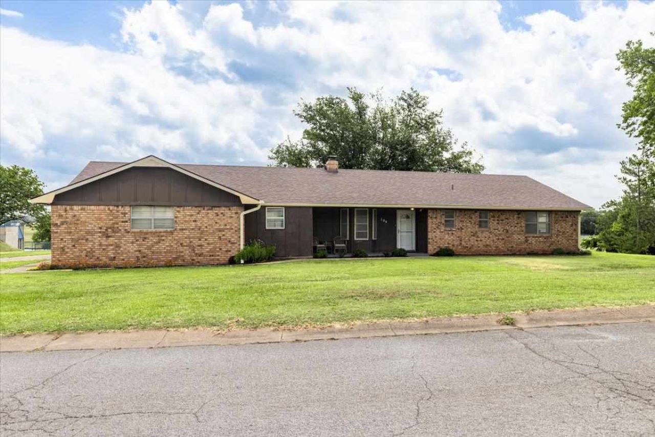 109 Tanglewood Dr, Pauls Valley, OK 73075 Main Photo