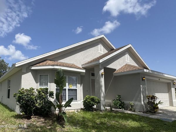 492 Calabria Avenue SE, Palm Bay, FL 32909