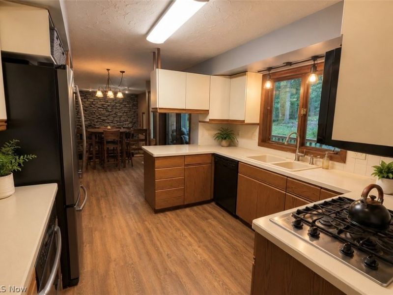 950 Kingswood Drive, Akron, OH 44313 Photo 6
