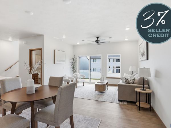 8015 E Tencate Pl, Sioux Falls, SD 57110