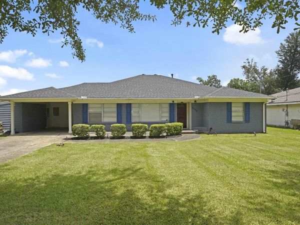 4109 Bayou Road , Lake Charles, LA 70605