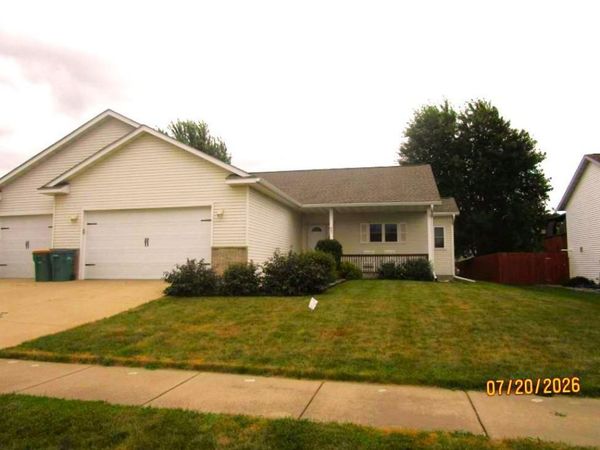 741 9th Street SW, Pine Island, MN 55963