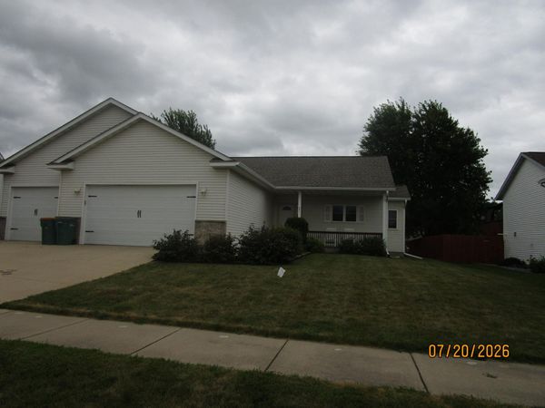 741 9th Street SW, Pine Island, MN 55963