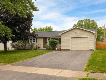 18 Ainsworth Lane , Rochester, NY 14624