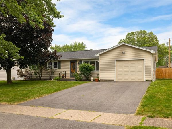 18 Ainsworth Lane , Rochester, NY 14624