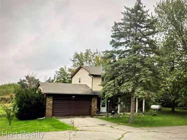 590 E Borland Road , Imlay City, MI 48444
