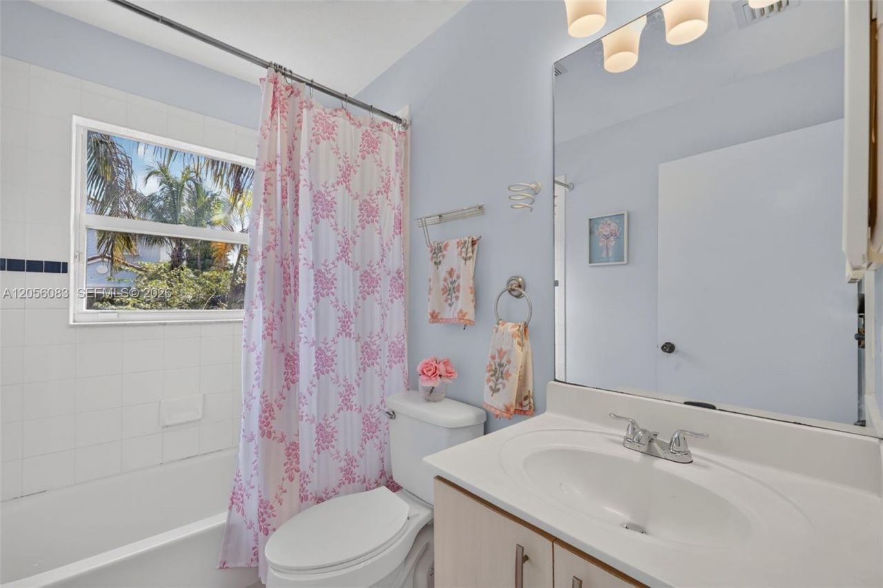 2073 SE 13th St, Homestead, FL 33035 Photo