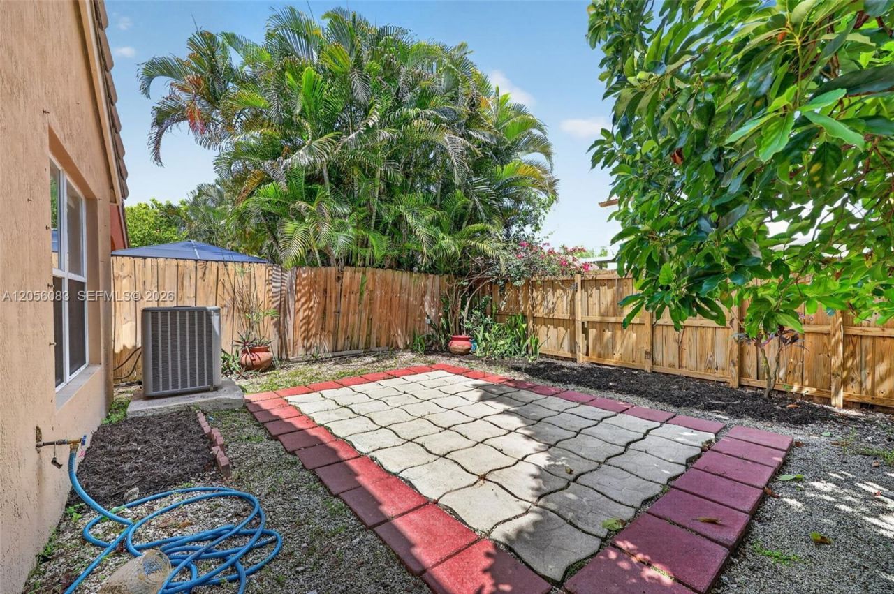 2073 SE 13th St, Homestead, FL 33035 Photo