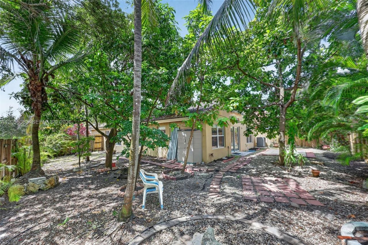 2073 SE 13th St, Homestead, FL 33035 Photo