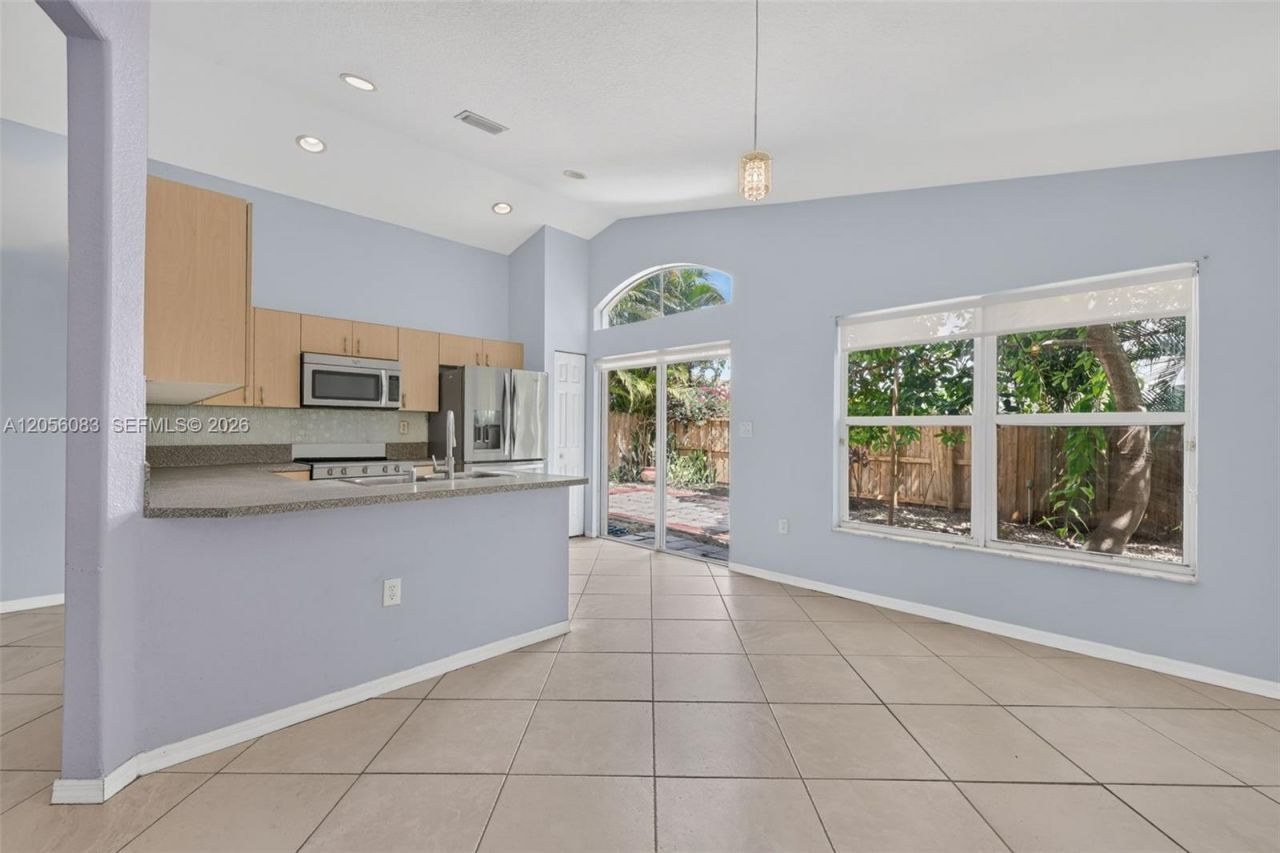 2073 SE 13th St, Homestead, FL 33035 Photo