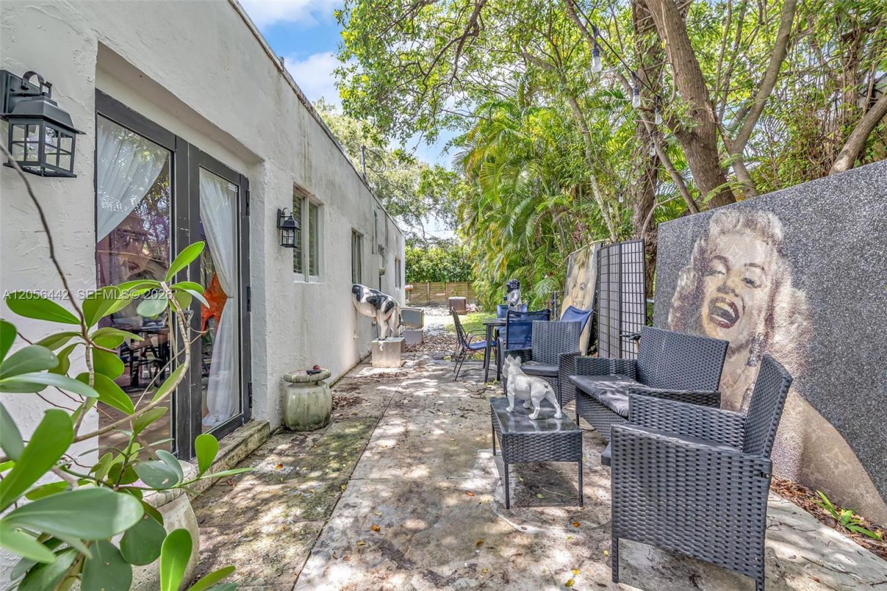 121 NW 47th St , Miami, FL 33127 Photo