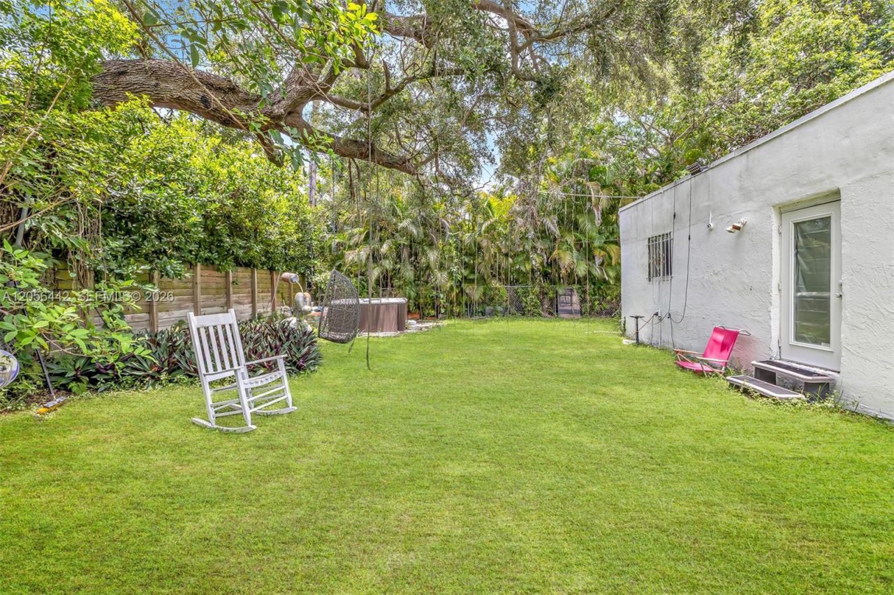 121 NW 47th St , Miami, FL 33127 Photo