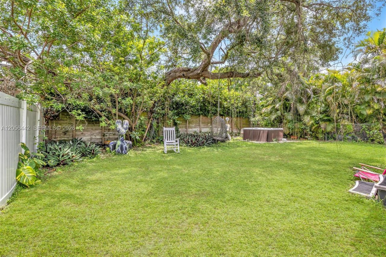 121 NW 47th St , Miami, FL 33127 Photo