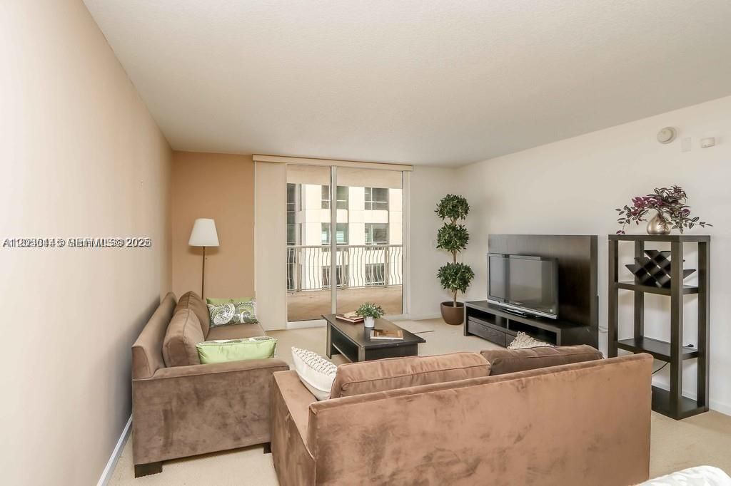 1200 Brickell Bay Dr , Unit 1518, Miami, FL 33131 Photo