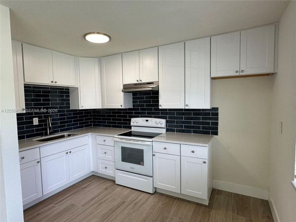 1048 E Avenue E , Unit 3, Riviera Beach, FL 33404