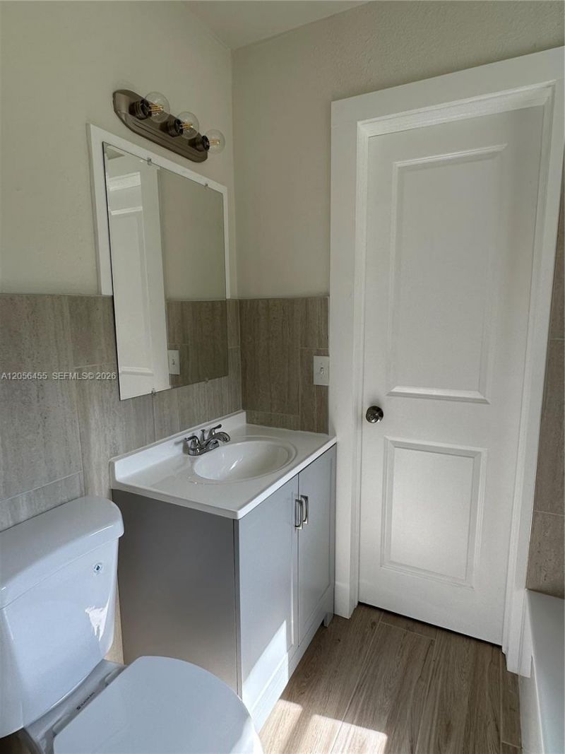 1048 E Avenue E , Unit 3, Riviera Beach, FL 33404 Photo