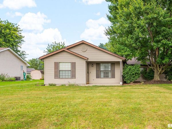 9731 W GUINIVERE Drive, Mapleton, IL 61547