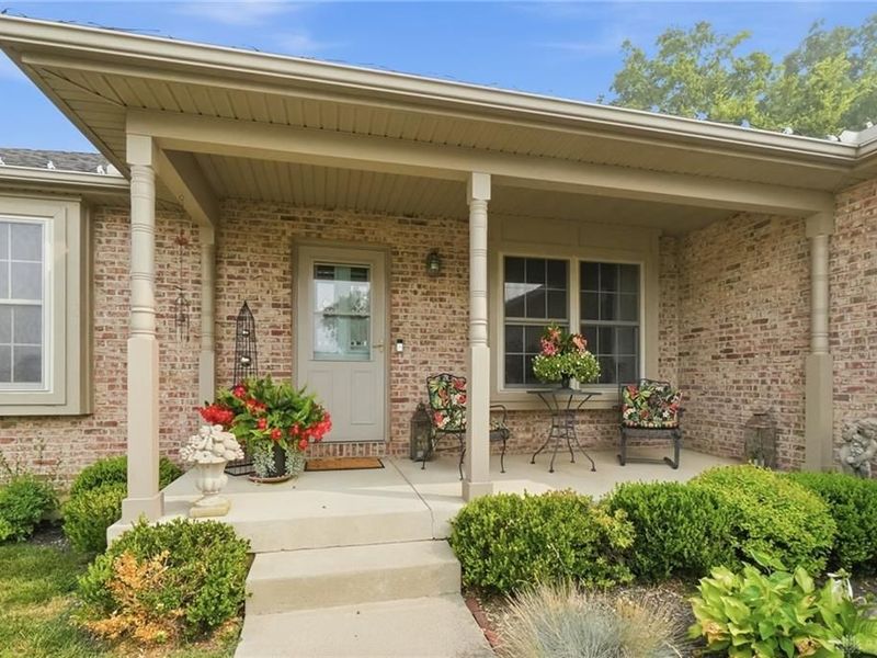 945 Oak Hill Court, Troy, OH 45373 Photo 4