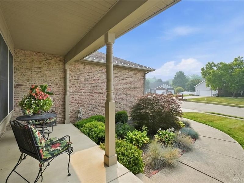 945 Oak Hill Court, Troy, OH 45373 Photo 5