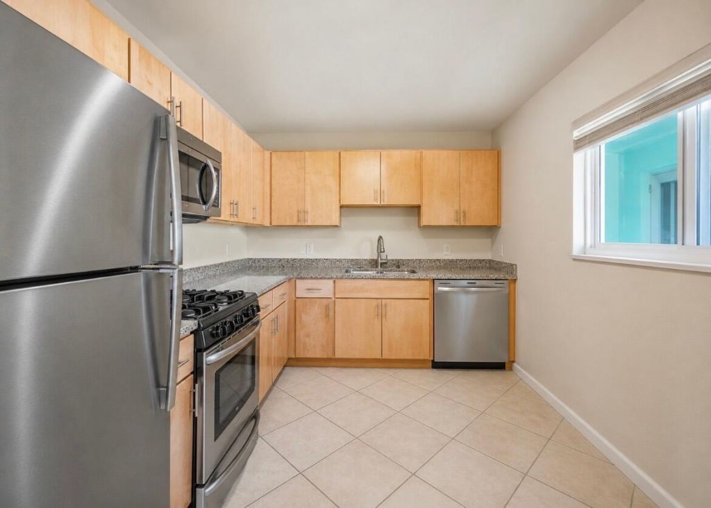 421 S Lakeside Drive, Unit 7, Lake Worth Beach, FL 33460 Photo