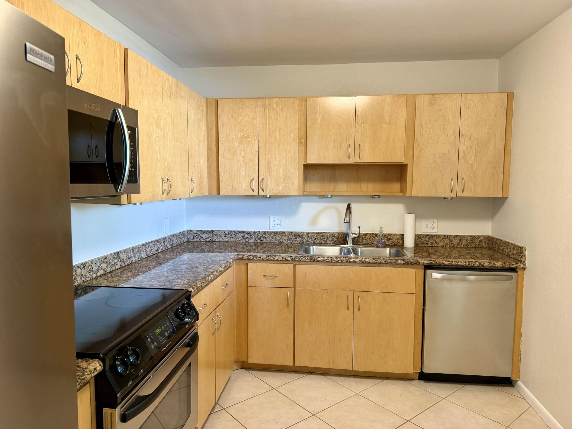 421 S Lakeside Drive, Unit 7, Lake Worth Beach, FL 33460 Photo