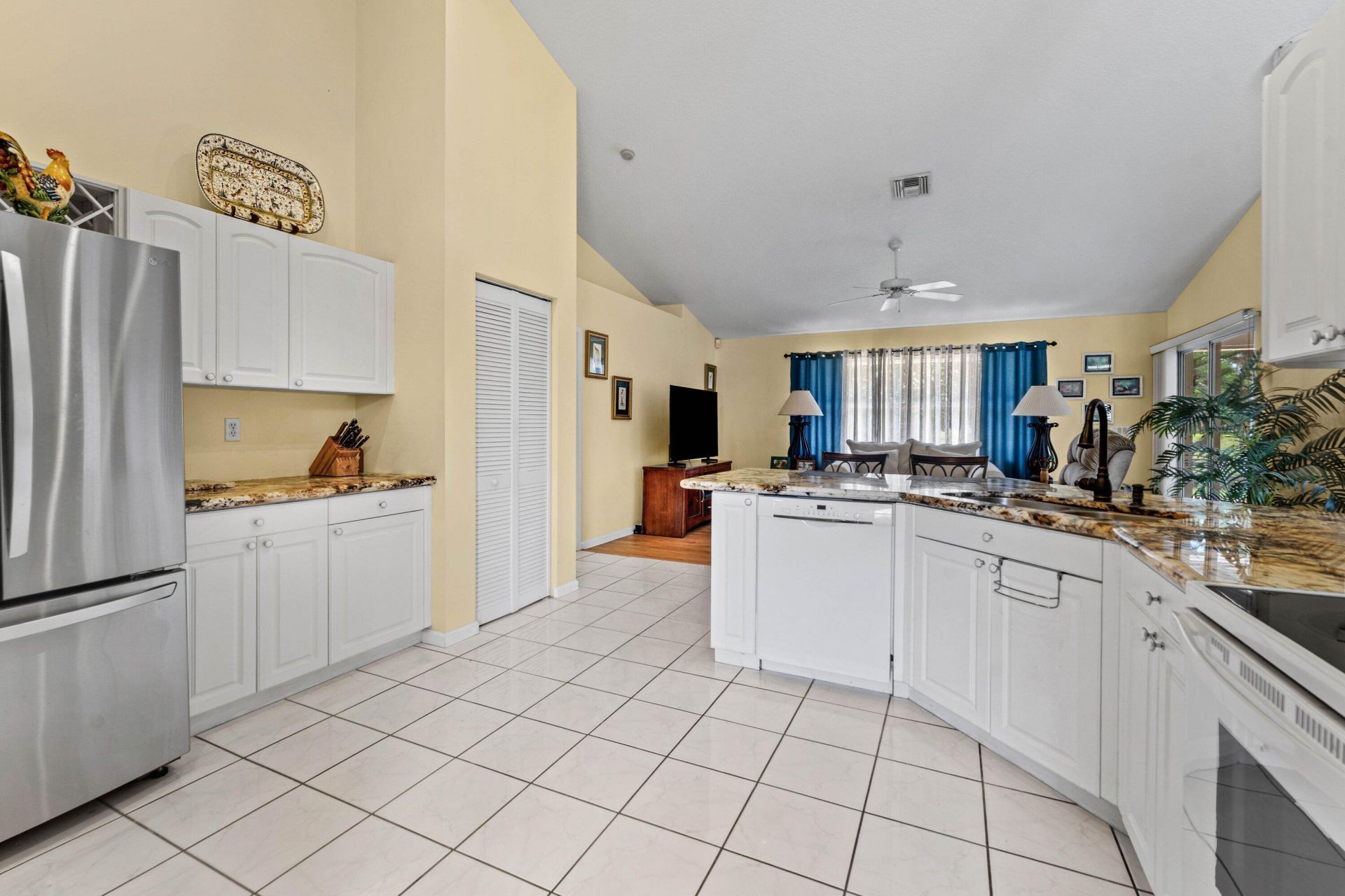 157 Monterey Way, Royal Palm Beach, FL 33411 Photo