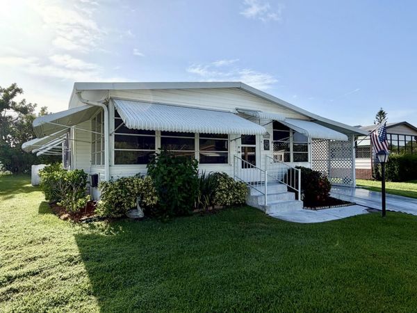 8204 W BITTERBUSH Lane, Port St. Lucie, FL 34952